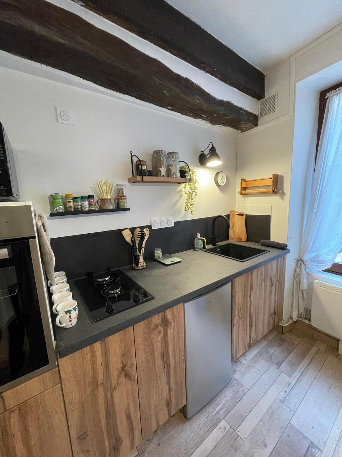 "La Petite Maison" Triplex Au Centre Ville - Les Terres Du Roy 아발론 외부 사진