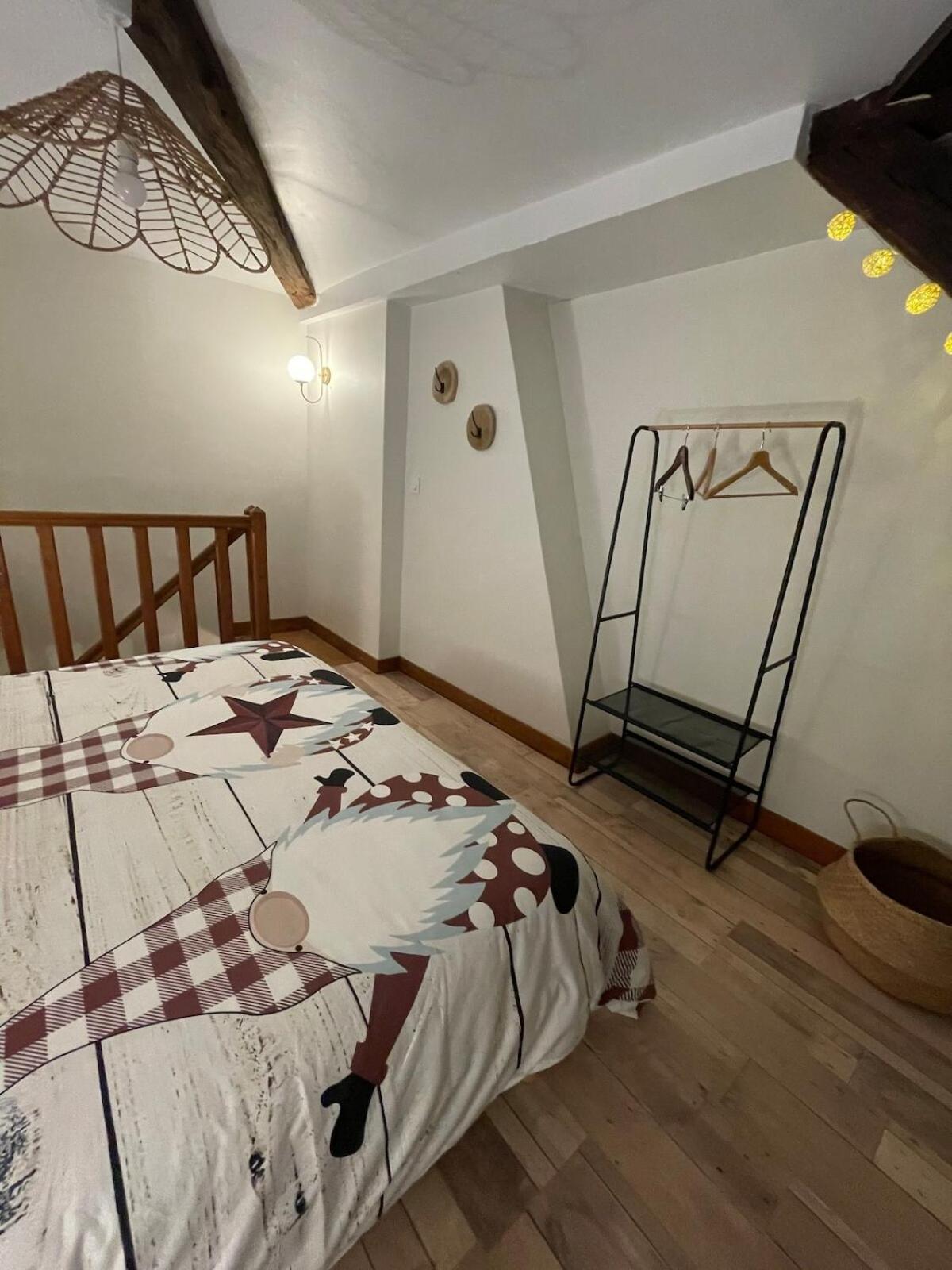 "La Petite Maison" Triplex Au Centre Ville - Les Terres Du Roy 아발론 외부 사진