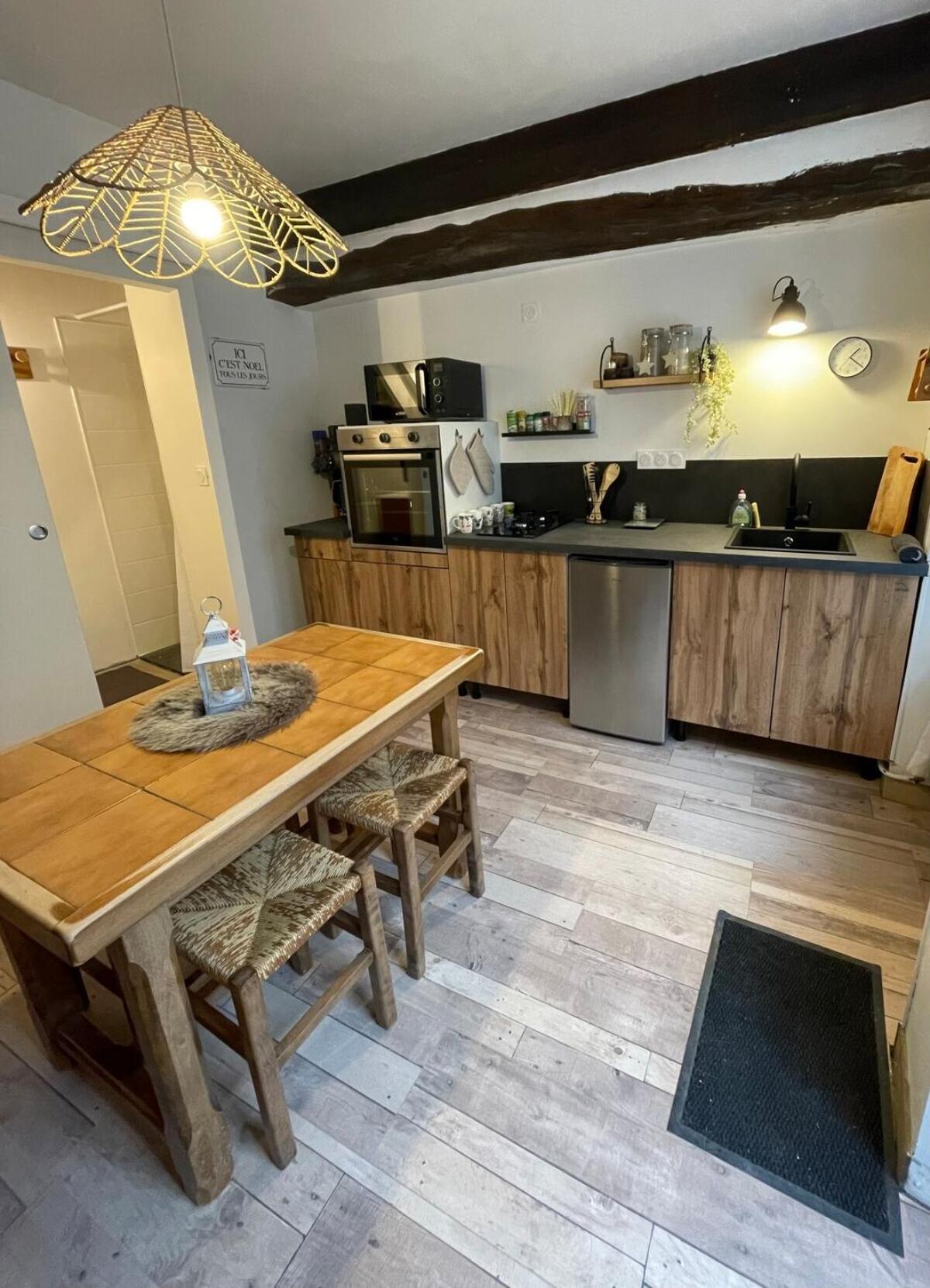 "La Petite Maison" Triplex Au Centre Ville - Les Terres Du Roy 아발론 외부 사진