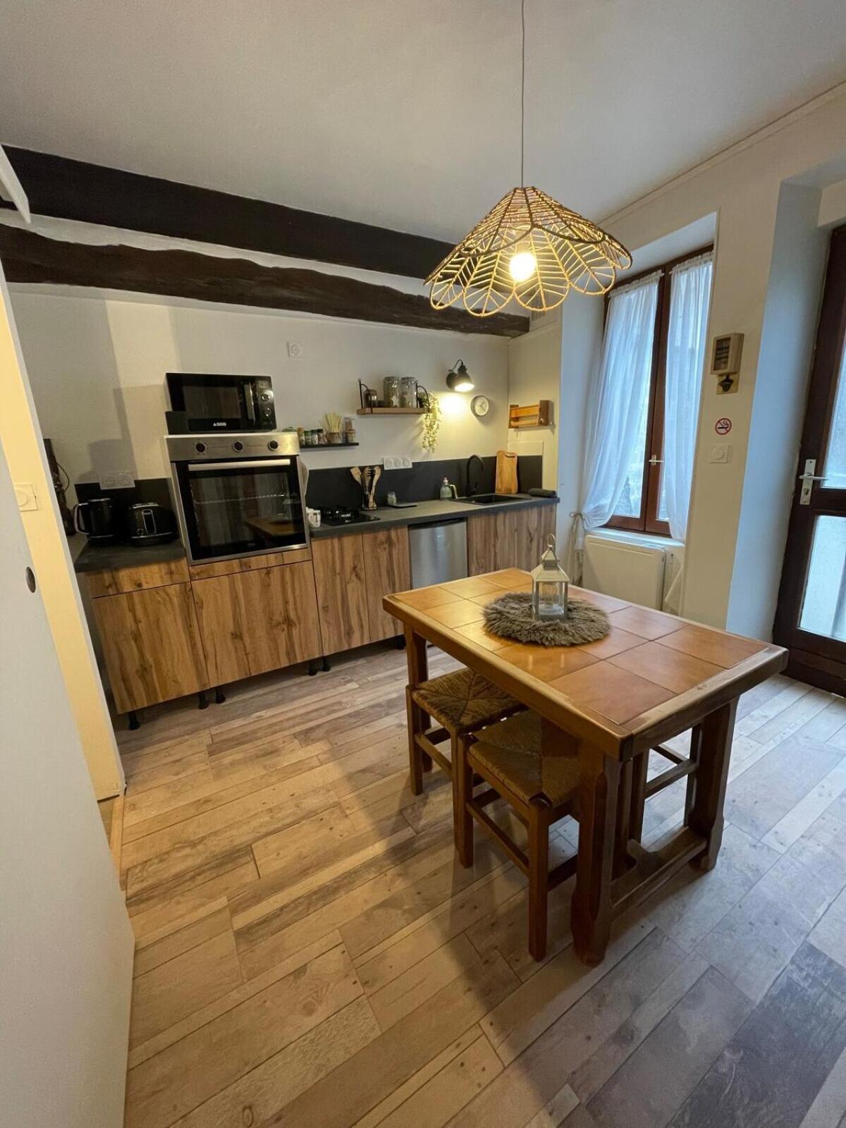 "La Petite Maison" Triplex Au Centre Ville - Les Terres Du Roy 아발론 외부 사진